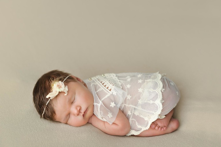 best harrisburg pa newborn baby photographer